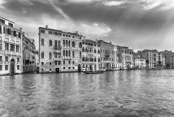 Naklejka premium Scenic architecture along the Grand Canal in Venice, Italy