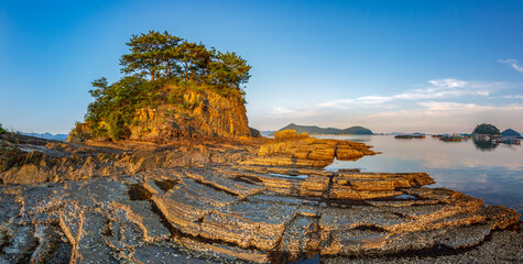 The sunset view of the sea in Sol Island, Goseong, South Gyeongsang Province, South Korea