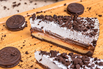 Torta cookies and cream chocolate