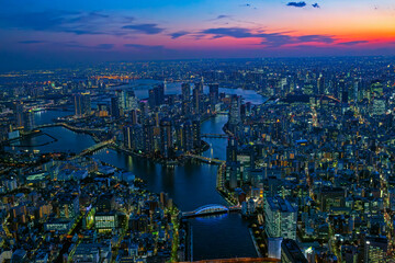 湾岸タワーマンション群・佃リバーシティー
夕景・Aerial view
