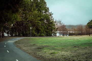 The photo showcases the beautiful scenery on both sides of the Lake Burley Griffin