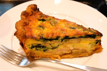 Quiche made from  spinach and bacon
