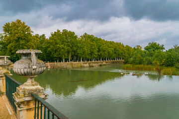Wide view of gardens and lake at the Royal Palace of Aranjuez