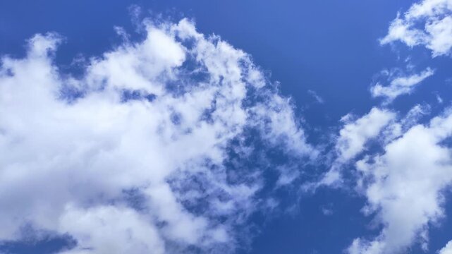 青空と雲　パンニング