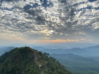 Obraz premium adventure hiking natural hills and mountains and outdoor travel.