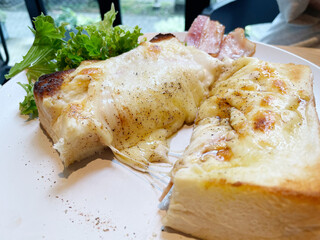 クロックムッシュとベーコン