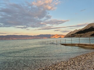 Baśka - wyspa Krk - Chorwacja - morze i plaża przed zachodem słońca © Konrad