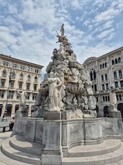 Triest - Włochy - miasto, morze, góry, podróże, zabytki, atrakcje © Konrad