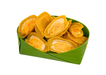 thai crispy pancake,kanom buang,thai street food,thai dessert,traditional thai sweet,coconut cream snack,foi thong dessert,thai crepe,snack in banana leaf container,asian s