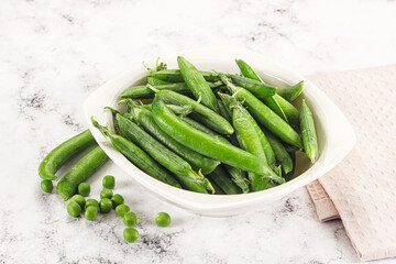 Sweet young green peas heap
