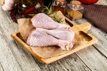 Raw chicken drumstick for roast