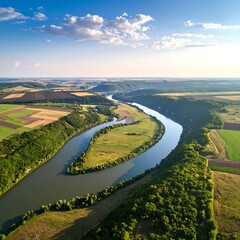 Obraz premium Scenic river bend from above