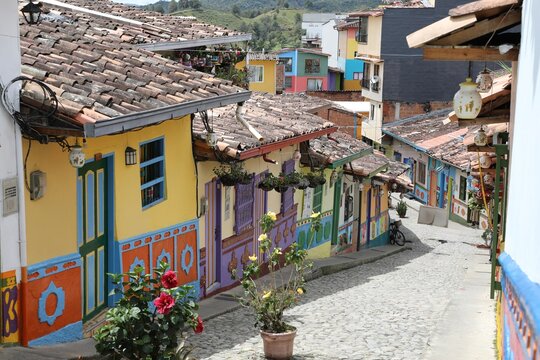 calle del recuerdo - Guatap&eacute;
