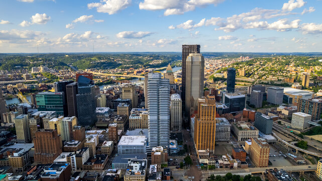 Pittsburgh city skyline, with world famous company buildings like PWC, Huntington Bank, BNY MELLON and UPMC