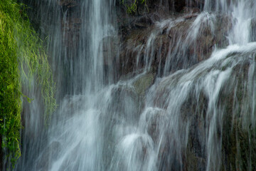 Fototapeta premium 奄美大島の夏の風景。糸をひく水の流れ。