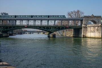 paris bord de seine