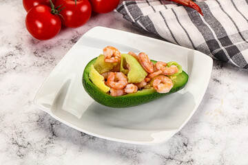 Dietary avocado cut with prawn