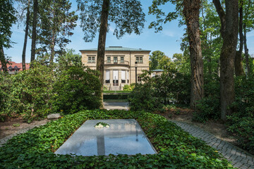 Richard Wagner's grave with Wahnfried House in the background