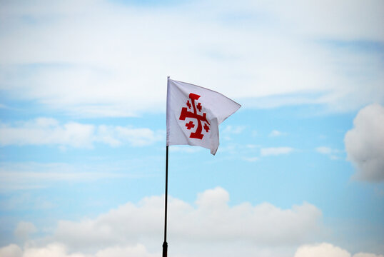 Bandera franciscana en la Bas&iacute;lica de la Transfiguraci&oacute;n en el Monte Tabor, Israel
