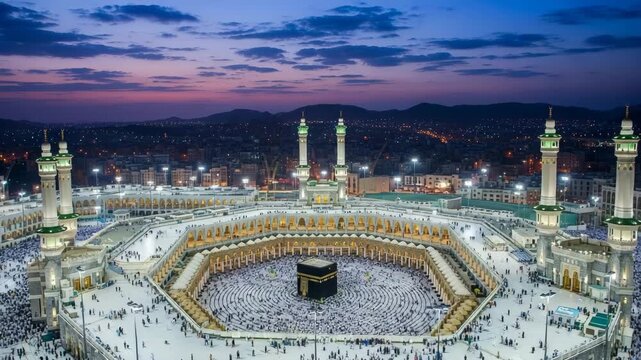Serene Mecca at Dusk:  Aerial View of the Grand Mosque and Kaaba