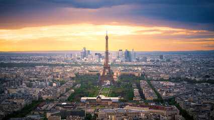 Aerial View of Paris at Sunset &ndash; Eiffel Tower and City Skyline Under Colorful Sky