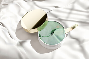 white plastic cream jar with golden lid for collagen eye patches, luxury Hydrogel eye mask in cylindrical Container, anti-wrinkle patches in round container, metallic Eye mask skincare jar packaging