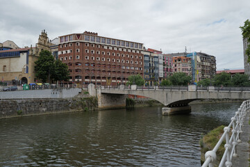 Fototapeta premium Urbanscape in the city of Bilbao