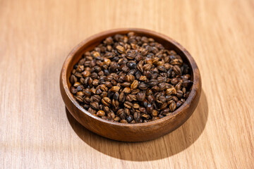 麦茶の原料となる焙煎大麦をアップ