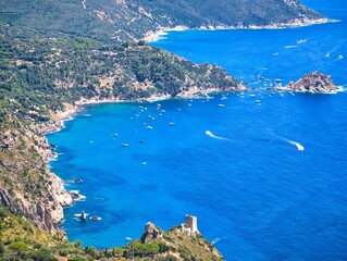 Obraz premium Boats close to the shore in Summer Argentario Italy