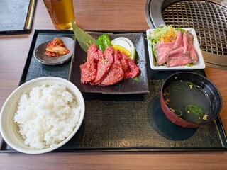 Luxurious Yakiniku Set Lunch Featuring Wagyu Outside Skirt