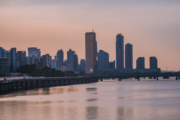 Naklejka premium Yeouido, the financial district of Seoul, Korea, and the surrounding city scenery taken during the summer sunset