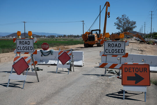 Road closed and detour signage