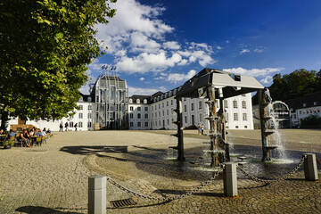 Ansicht des Saarbrücker Schlosses im Sommer
