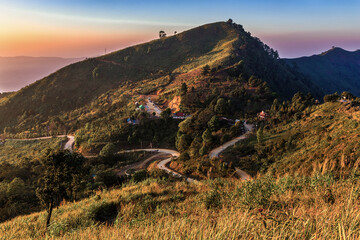 Obraz premium Landscape view of raod way to Doi Pha Tang, Chiang Rai, Thailand