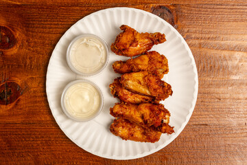 chicken wings with dipping sauce
