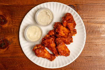 chicken wings with dipping sauce