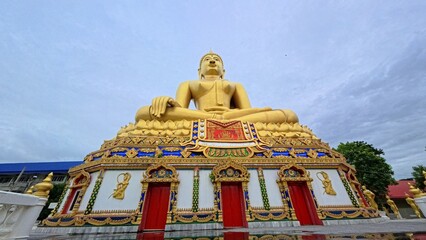 Golden Buddha statue in Thailand, Wat Inkanlaya, Ayutthaya, Thailand