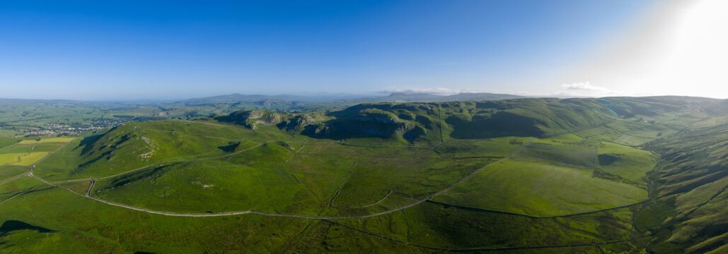 Panoramaof Limestone hills near Settle