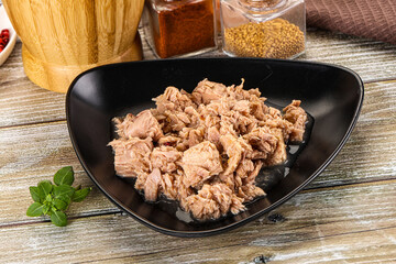 Canned tuna fish in the bowl