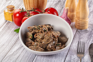 Chicken liver in cream sauce