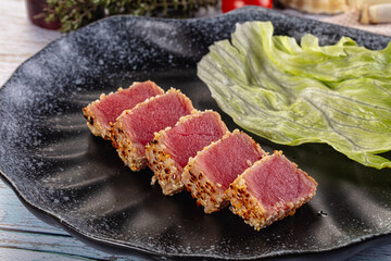Tuna tataki roasted and raw