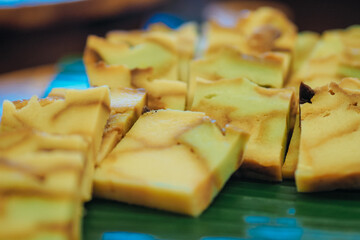 pudding with bread filling, good for background