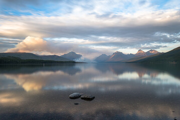 Naklejka premium Forest fires pour smoke over Glacier Lake