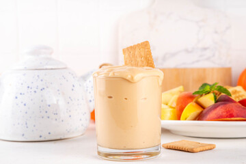 Pumpkin Fluff, Pumpkin spice mousse dip with cookies