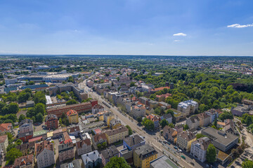 Die schwäbische Bezirkshauptstadt Augsburg von oben, Ausblick über die Gögginger Straße nach Süden