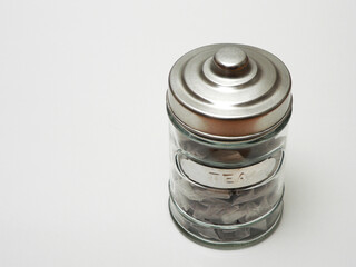 ティーバックが入ってるガラス製キャニスター