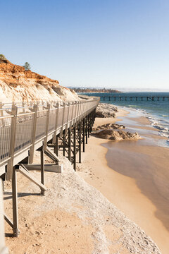 Witton Bluff Base Trail with Port Noarlunga Jetty in background