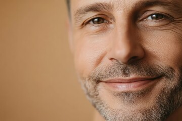 Obraz premium Middle-aged man showing facial lines and texture