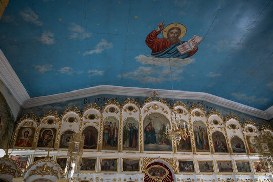 Ayollar tomonidan xochga mixlangan erkak (porno) Qizlar ogil bolalarning shimini yechayotgan surat