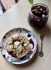 Muffin with Ice Coffee